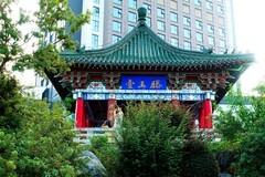 南昌滕王阁赣江边上