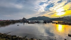 大 连 渔 人 码 头 晚 霞