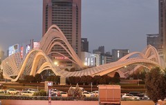 光谷广场的星河