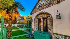 迎 宾 路 边 小 景 （ 四 ）