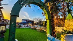 迎 宾 路 边 小 景 （ 四 ）