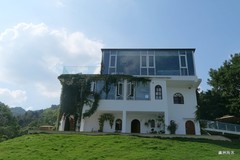 缙云山脉下湖光山色