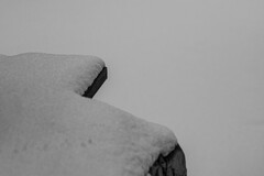 2513 大雪初霁天地间，万籁俱寂待春还。