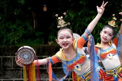 《nj某艺校展演》01