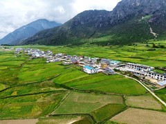 航拍吉隆乃夏村