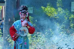 邂逅戏曲公园街角