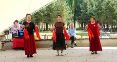 公园表演快板说唱好
