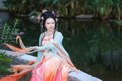 【湖畔美女】---莉莉