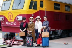 【旧车站四大美女】---木子、卫华、小小、王菊