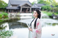 【粉蝶栖芳】---小刘