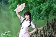 【湖边少女】---似海
