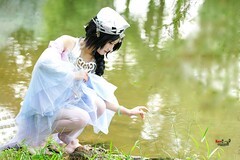 【二次元·湖边苗疆少女】---小雪