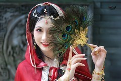 【孔雀羽·朱墙影】---不覔