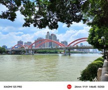 在解放大桥两边闲逛。。。。。。