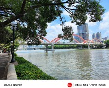 在解放大桥两边闲逛。。。。。。