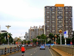 1217【不老松：二游海南纪实】临高长島兰湾去 县城在公交车上拍点路景!