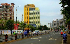 1219【不老松：二游海南纪实】临高长島兰湾去 县城在公交车上拍点路景!