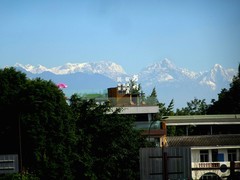 雪山下的青城山