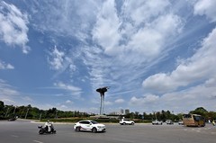 晚春的小城街头