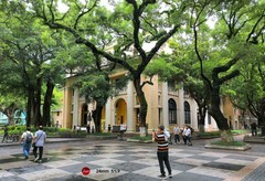 黄色的旧洋房。