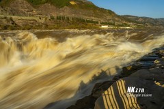 慢门拍壶口瀑布（5）