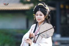 【后院少女】---小柒