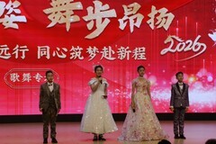 滨城游拍——接班人的新年歌舞专场