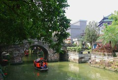 古色古香的桥。