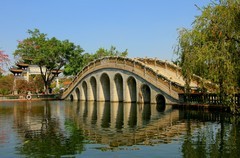 古色古香的桥。