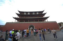 暮色里的云南建水