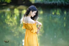 【秋日黄衣少女】---佳欣