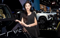 2025.8.29，成都28届国际车展模特照片14。