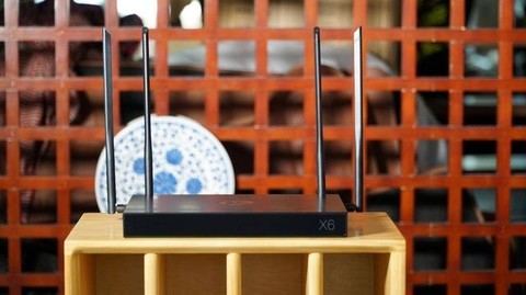企业级路由到底有多牛?10个接口全千兆,两条宽带可以同时用 企业级路由到底有多牛?10个接口全千兆,两条宽带可以同时用