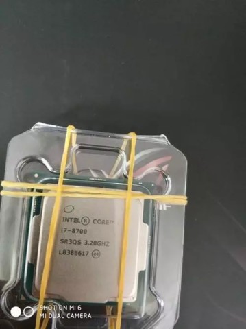 某宝买了个散片i7,价格要比盒装的便宜很多 某宝买了个散片i7,价格要比盒装的便宜很多