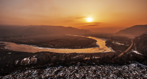  Sunrise and sunset, time goes by, and the New Year is in full swing