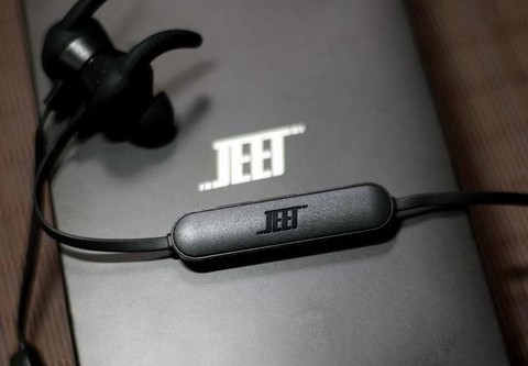  The popular JEET Bluetooth headset in the sports circle is hot because of its "ugliness"?