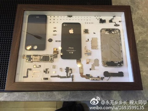 #约稿# 锤子T1致敬苹果iPhone成功!网友把它拆解装裱收藏 #约稿# 锤子T1致敬苹果iPhone成功!网友把它拆解装裱收藏