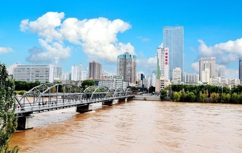  The Yellow River in Lanzhou