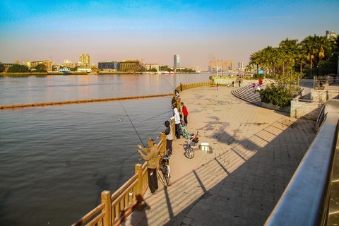  Anglers by the Pearl River