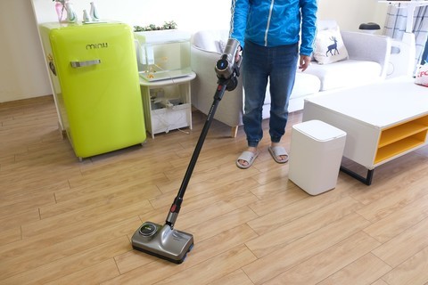  Sucking while dragging, the floor is more thoroughly cleaned, and the first experience of spraying and dragging F6 suction and dragging integrated machine