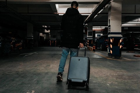 30秒过安检是一种怎样的体验?地平线8号商务登机箱评测 30秒过安检是一种怎样的体验?地平线8号商务登机箱评测