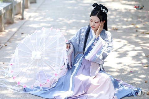【汉服白莲少女】---小冼 【汉服白莲少女】---小冼