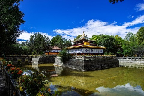 西藏旅游拉萨市罗布林卡公园记实拍摄 西藏旅游拉萨市罗布林卡公园记实拍摄