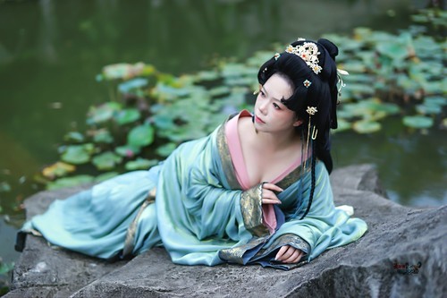 【荷池艳姬】---莉莉