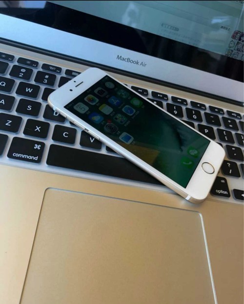 出一部自用机机，港版iPhone6s