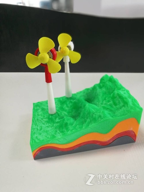 3D打印机进校园 革新传统教学模式