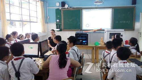 3D打印机进校园 革新传统教学模式