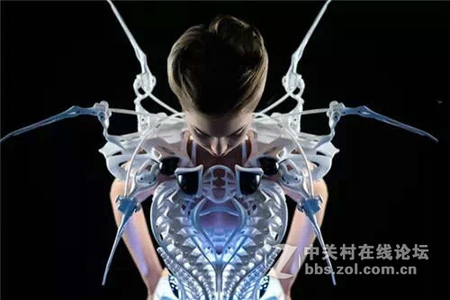 3D打印礼服 变身女蜘蛛侠！