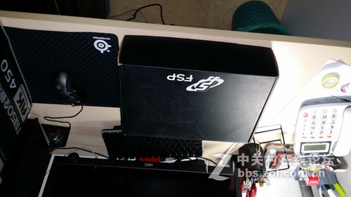 出全新全汉FSP AU1200W额定台式机金牌电源