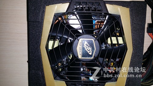 出全新全汉FSP AU1200W额定台式机金牌电源